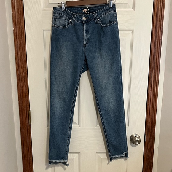 Reba Raw Hem Stretchy Skinny Medium Wash Denim Blue Jeans - Women’s Size 12 - Picture 16 of 16